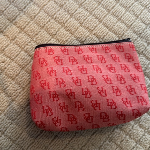 Dooney and Bourke handbag with compact bag - Picture 9 of 10